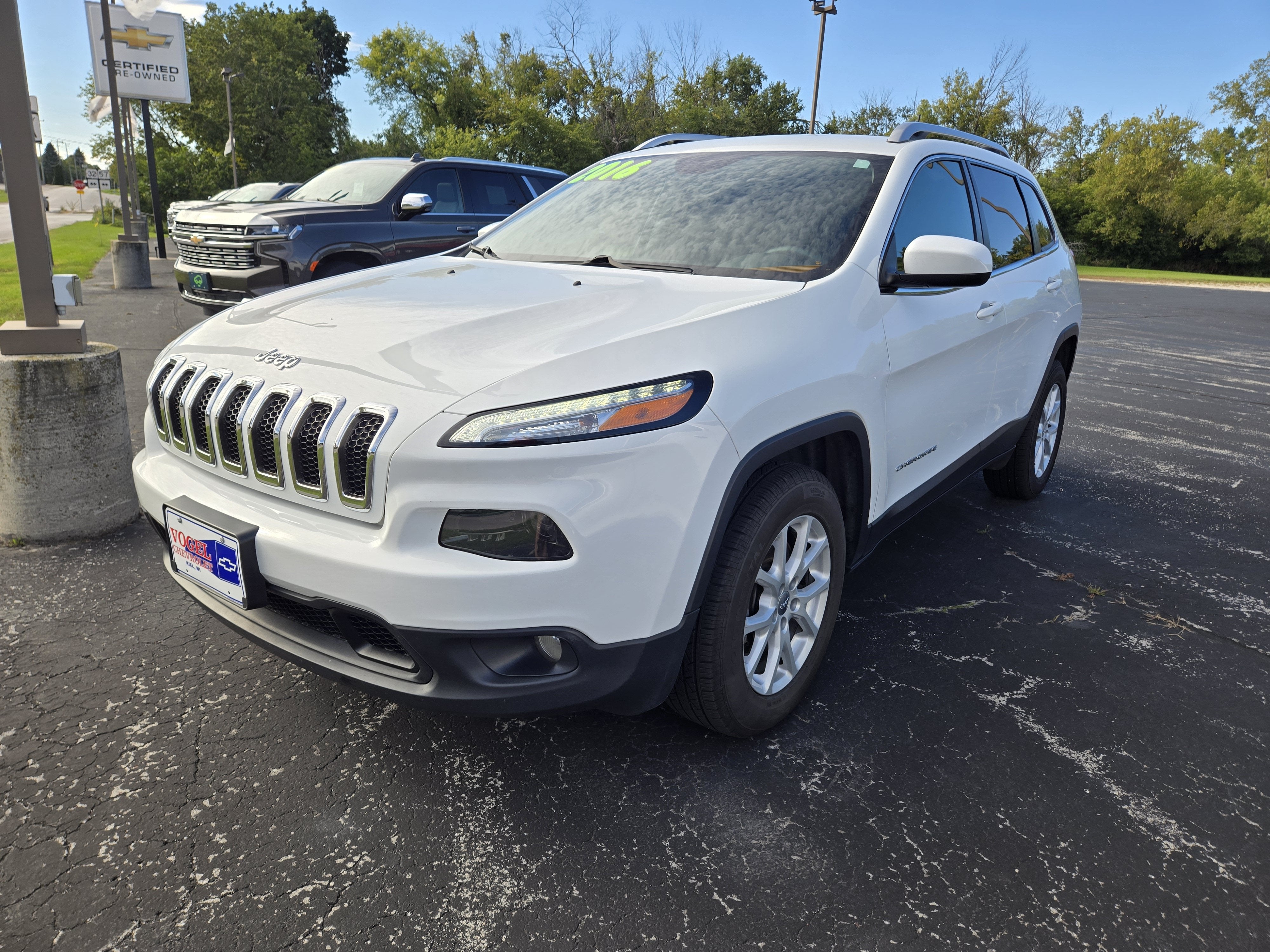Used 2016 Jeep Cherokee Latitude with VIN 1C4PJMCSXGW296054 for sale in Kiel, WI
