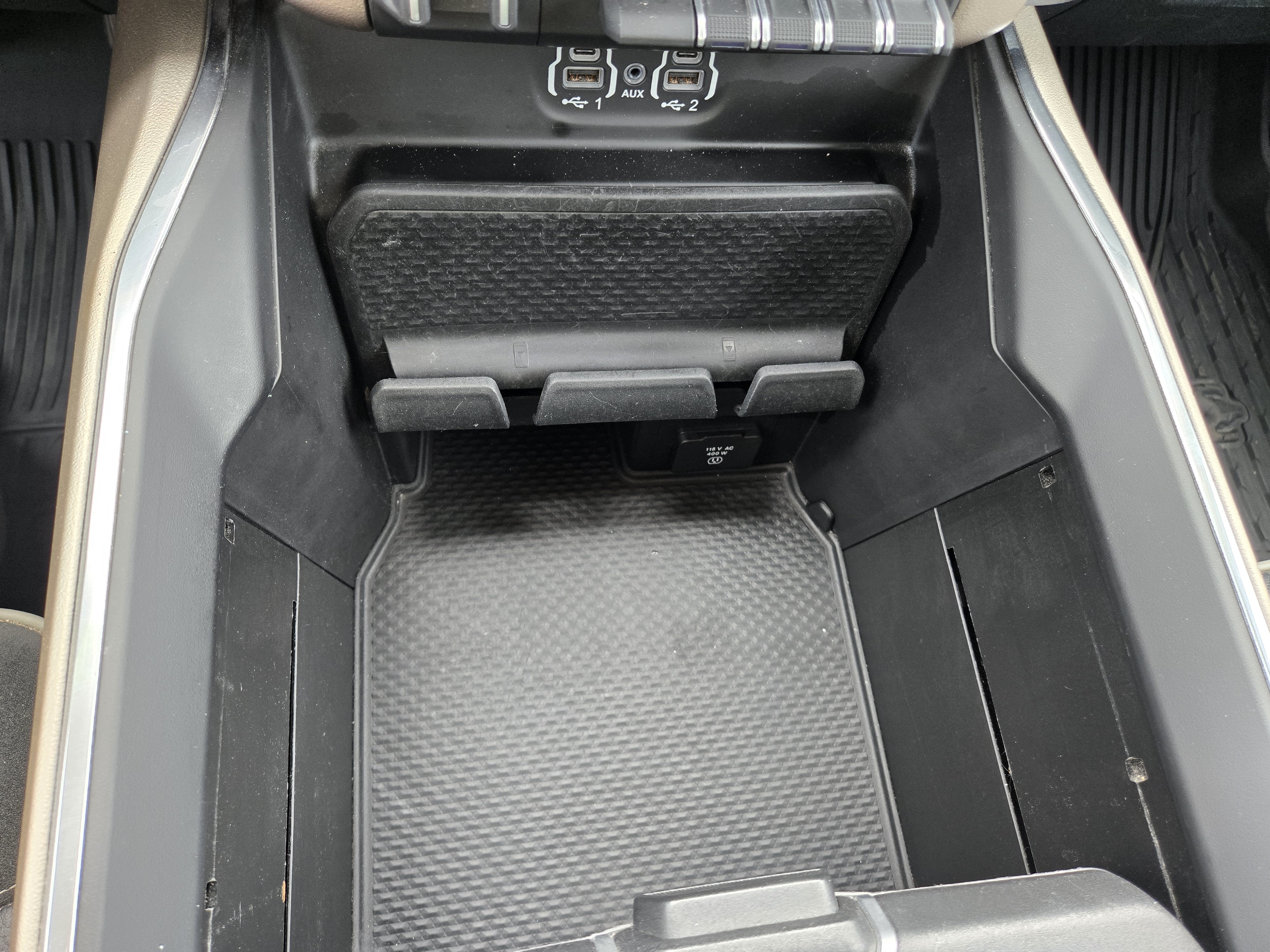 2020 RAM 1500 Laramie Crew Cab 4x4 5'7" Box