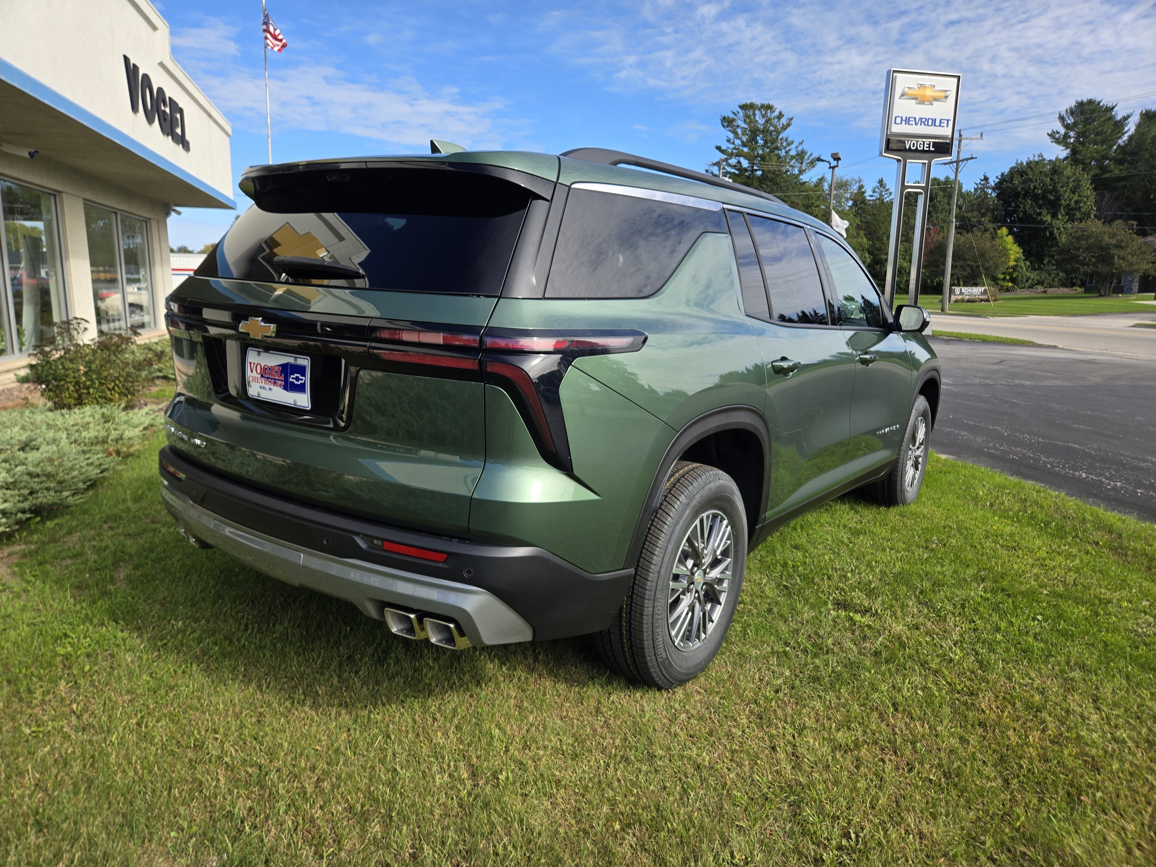 2027 Chevrolet Traverse LT