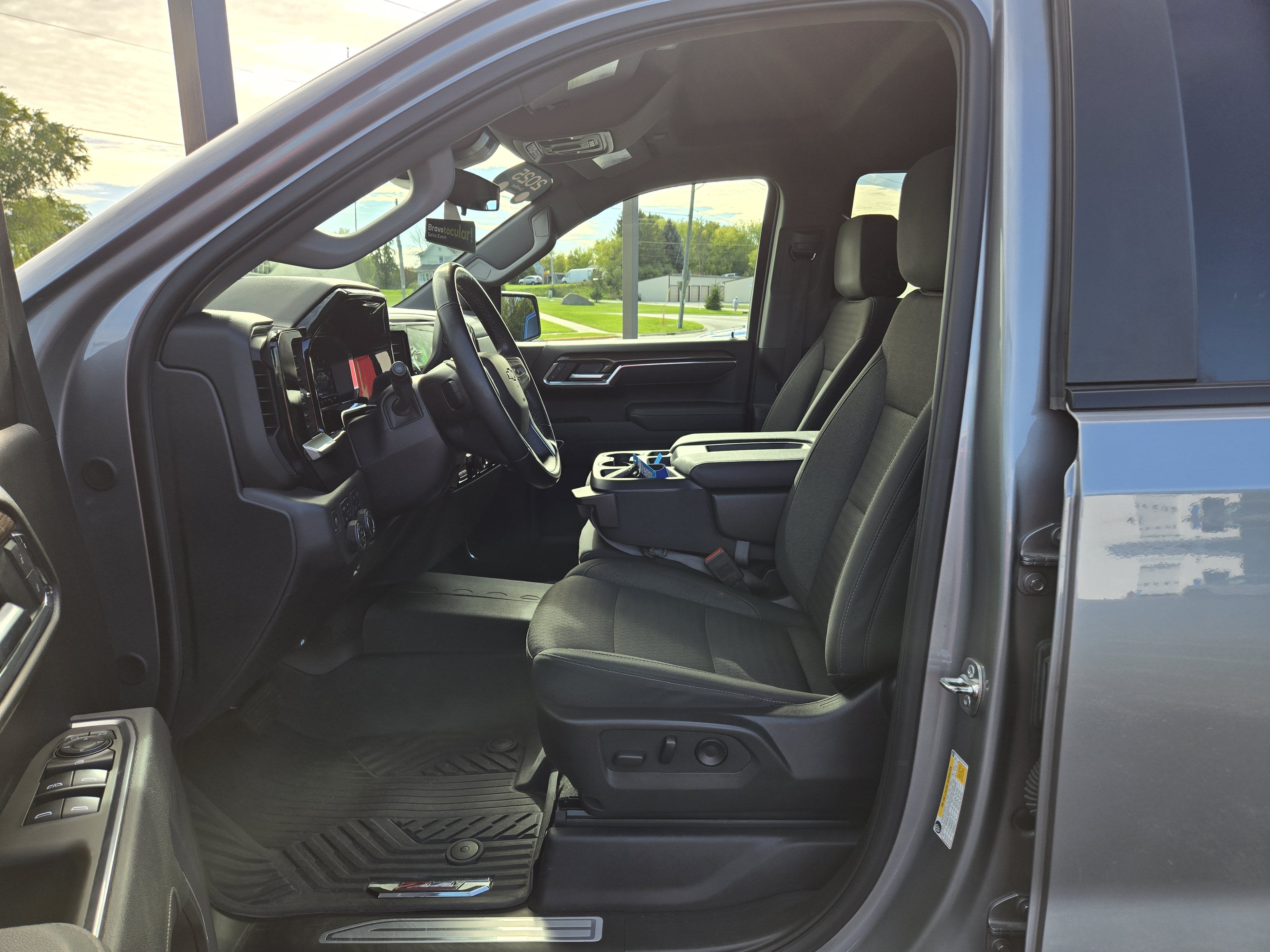 2025 Chevrolet Silverado 1500 LT - Photo 11