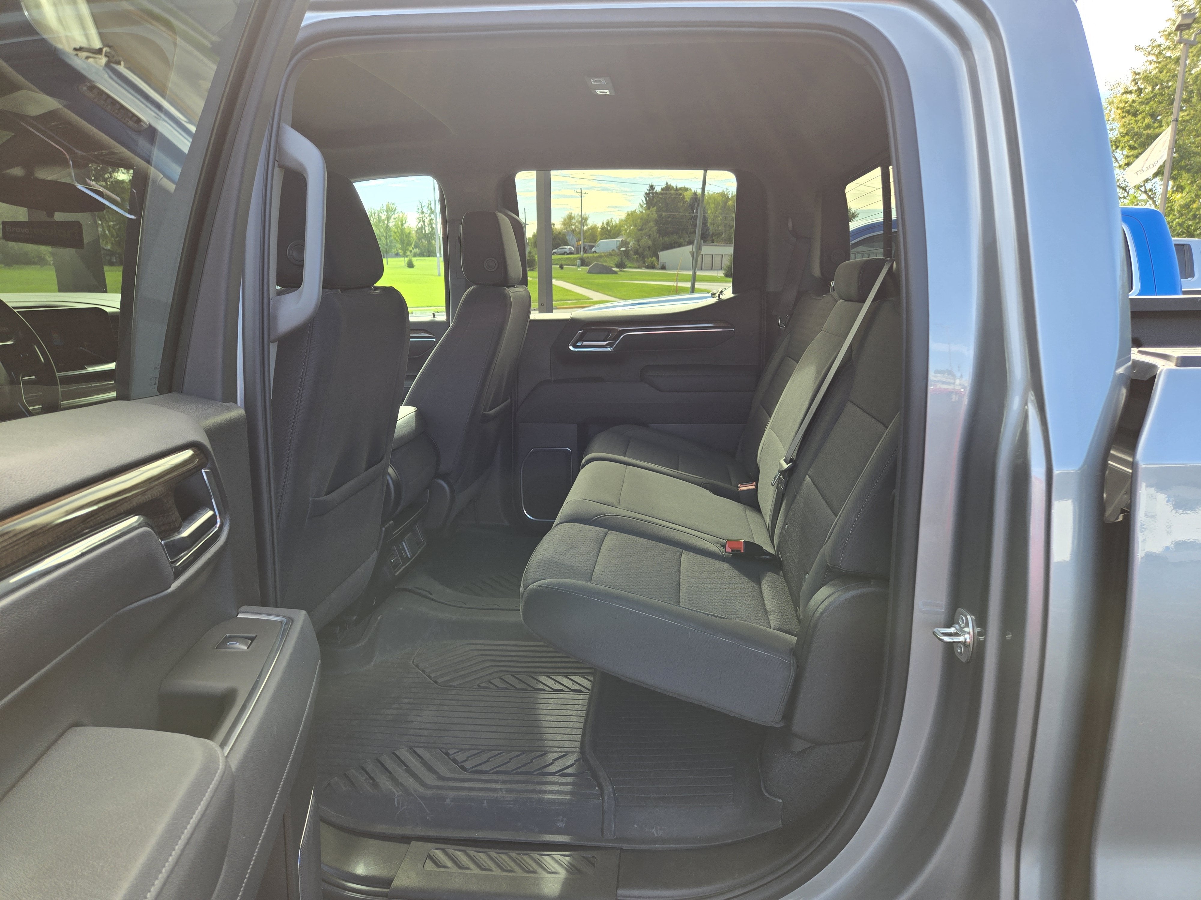 2025 Chevrolet Silverado 1500 LT - Photo 12