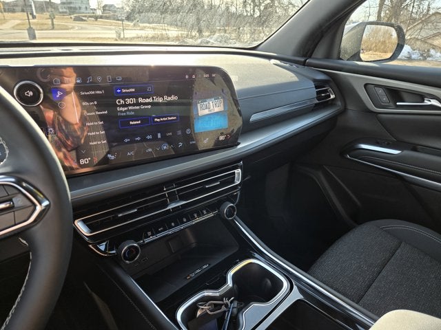 2025 Chevrolet Traverse AWD LT