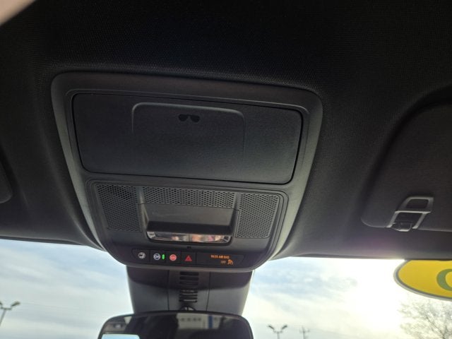 2025 Chevrolet Traverse AWD LT